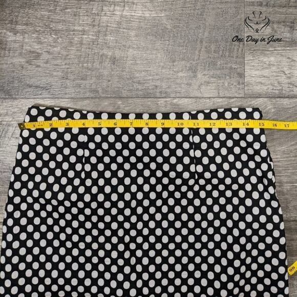 Chico's Women's Polka Dot Side Zip Mid Skirt Size S - Picture 3 of 4